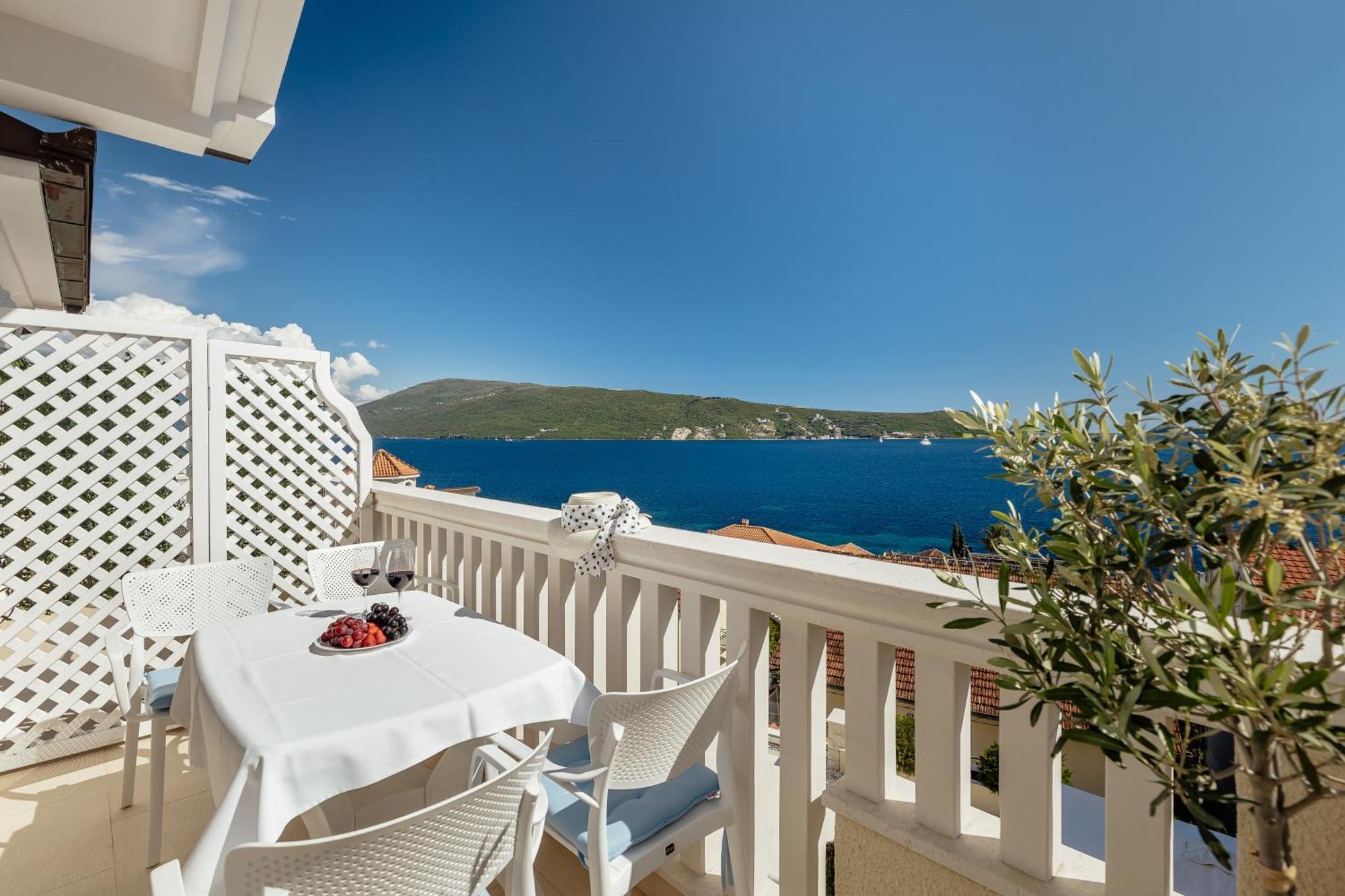 Apartments Porobic Herceg Novi Ngoại thất bức ảnh