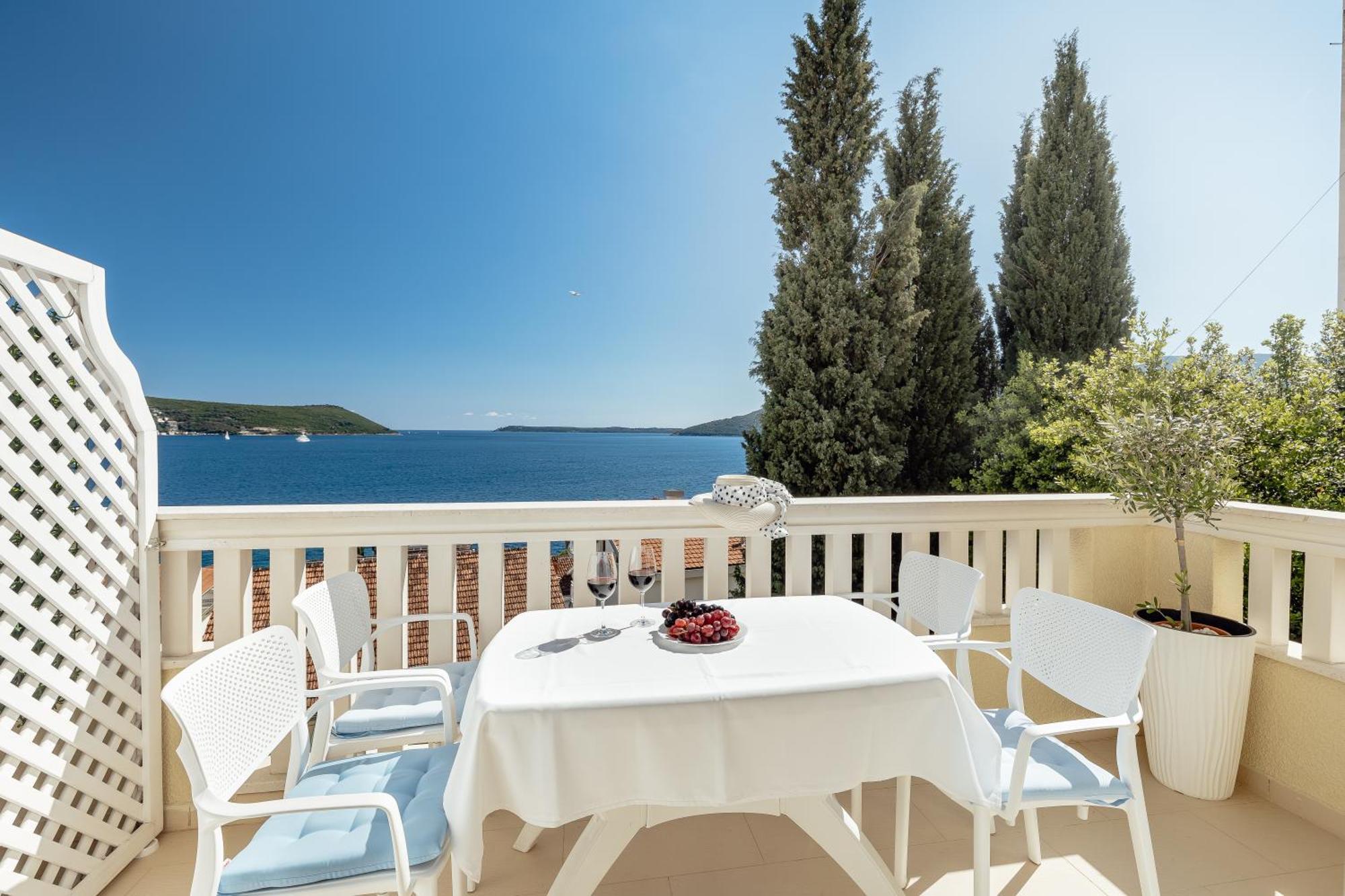 Apartments Porobic Herceg Novi Ngoại thất bức ảnh