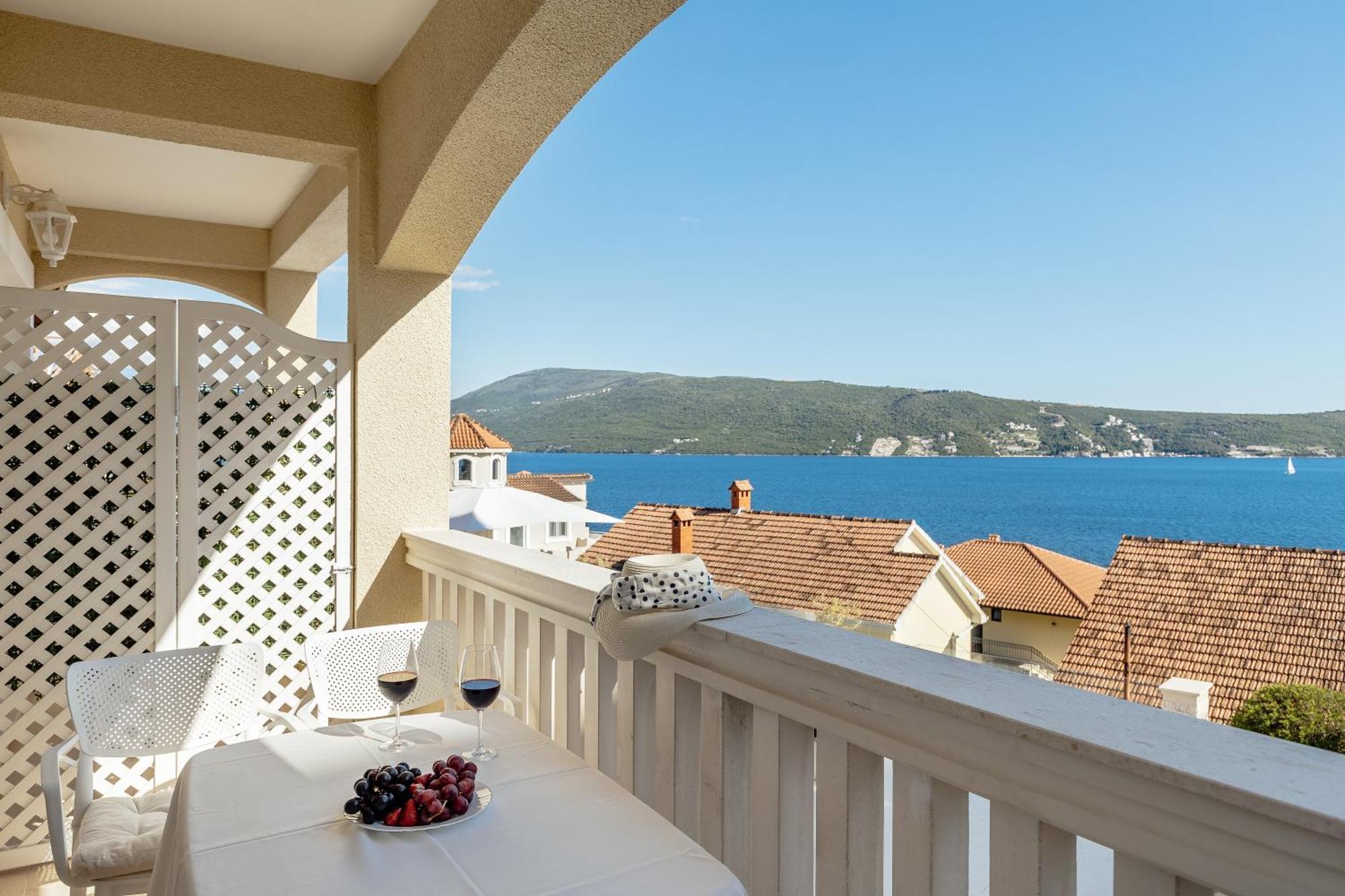 Apartments Porobic Herceg Novi Ngoại thất bức ảnh